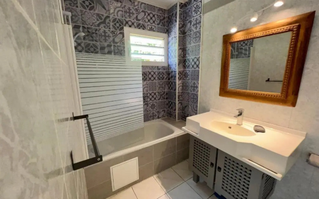 Studio dans résidence avec piscine proche marina