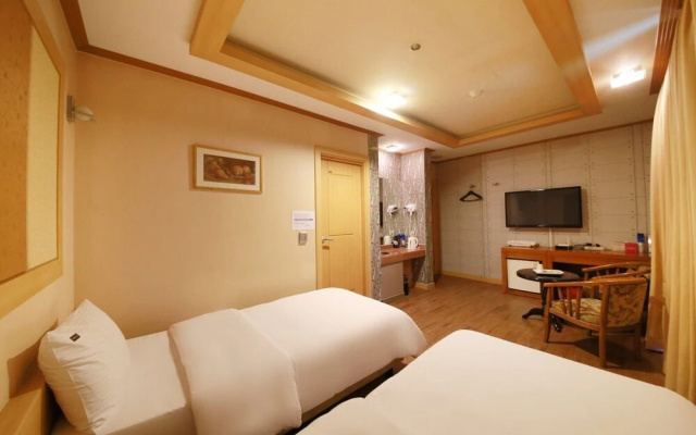 Jes Hot Spring Hotel