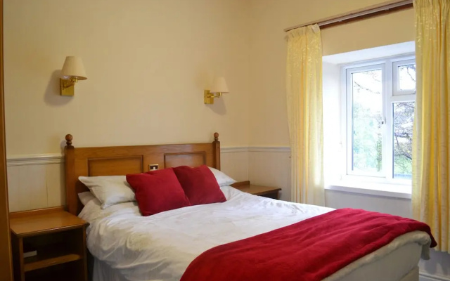 Breeze Hill Hotel