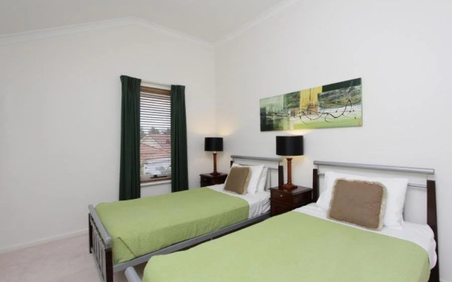 Tea Tree Manor - Perth Holiday Homes