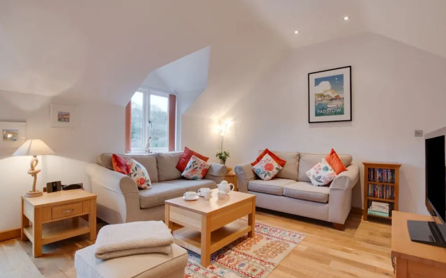 Contemporary Holiday Home in Little Petherick With Terrace