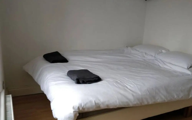 3 Bedroom Apartment Overlooking London Fields