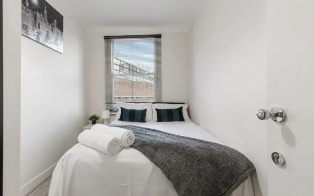 City Escape London - Spacious 4 Bedroom House