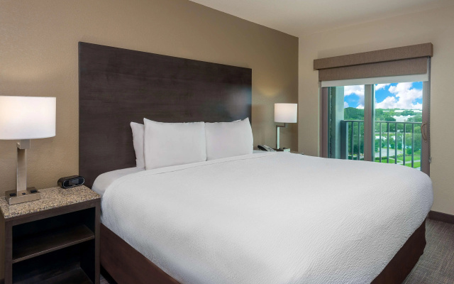 Coral Pointe Sarasota, an Ascend Collection Hotel