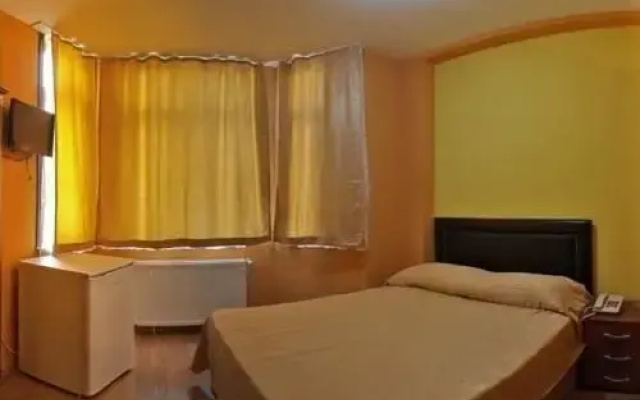 The Little House Hostel