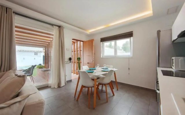 New house 80 m from the beach