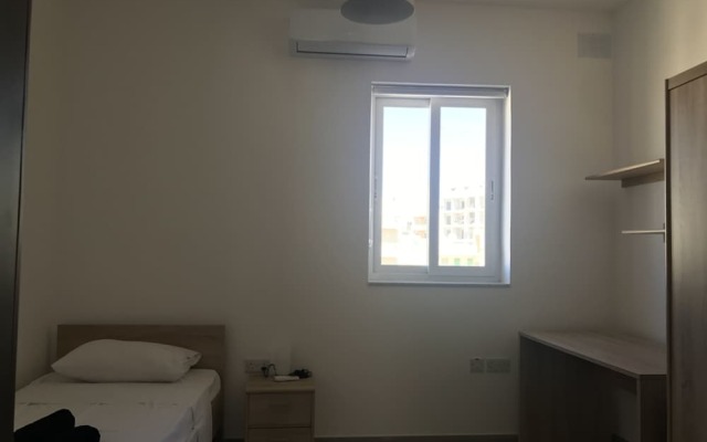 34 Holiday Suites St Paul's in Bugibba, Malta from 157$, photos, reviews - zenhotels.com guestroom