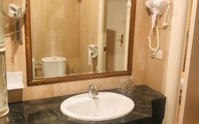 Hostal Los Escudos