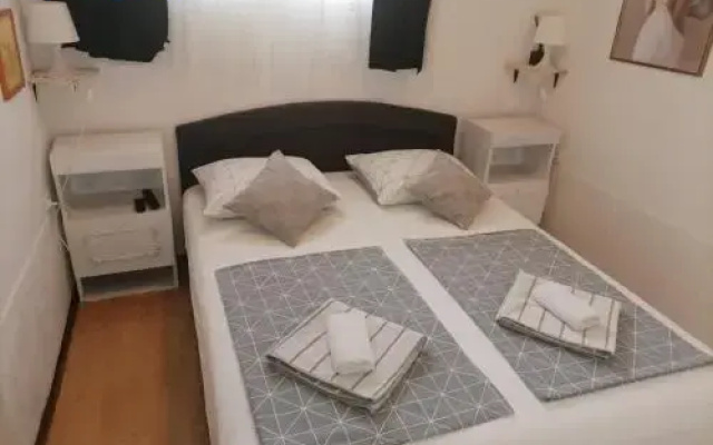 Rooms Mara