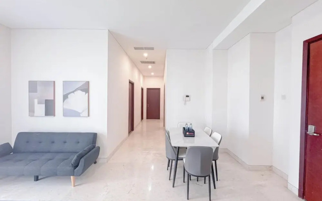 Homey And Simply 3Br At Grand Sungkono Lagoon Apartment