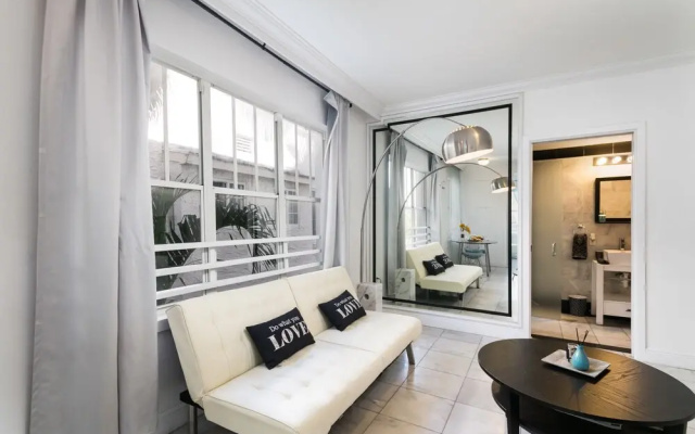 Holiday Apartment on Lincoln Road