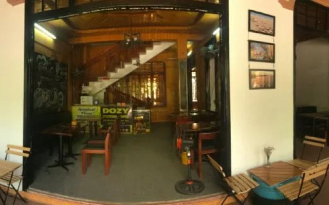Dozy Hostel