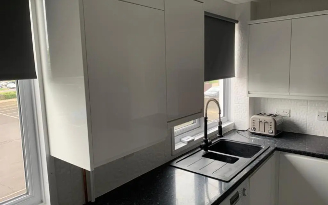 Double Room with Private Bathroom in Basingstoke