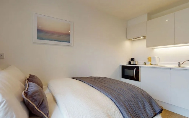 Gorgeous Studios - NEWCASTLE UNDER LYME