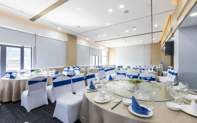 Holiday Inn Express Chengdu Wuhou New City By Ihg