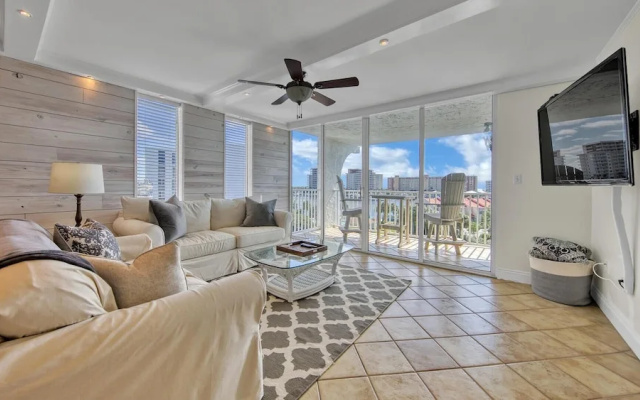 Dolphin Point 502b