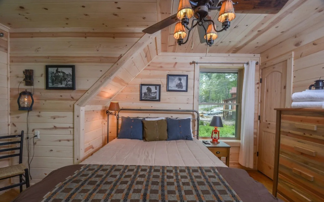 Big Log Lodge 4 Bedroom House