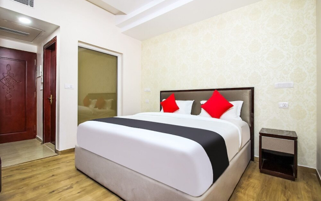 Hotel Naveen Continental @ 2Minutes Walk From Zero Road Bus Stand