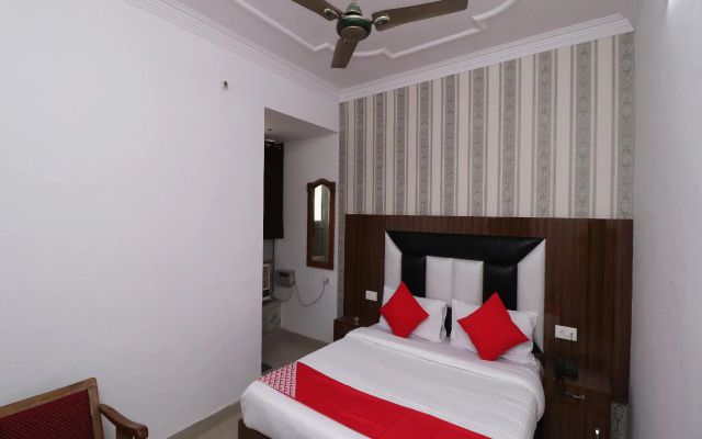 Oyo 30290 Hotel Kanhaiya