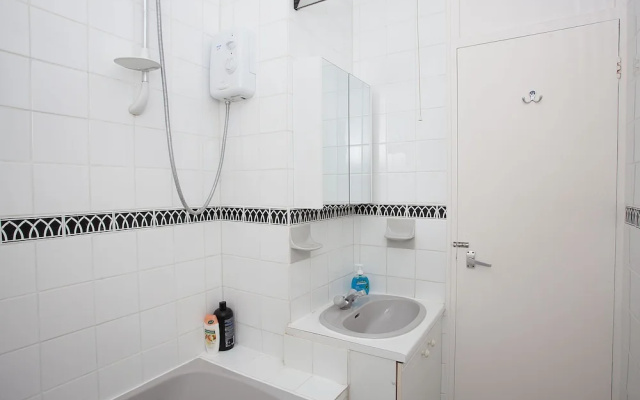 Bright 2 Bedroom Apartment Near Regents Park