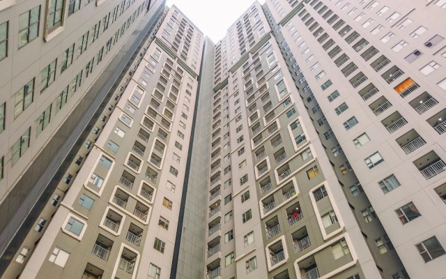Comfortable And Homey 2Br Apartment At Royal Olive Residence