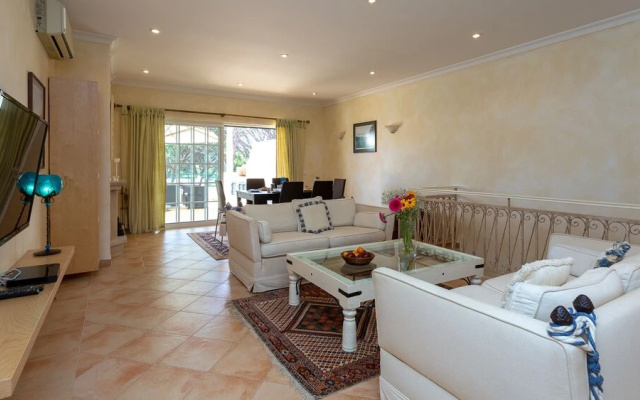 T2 Tennis Apartment