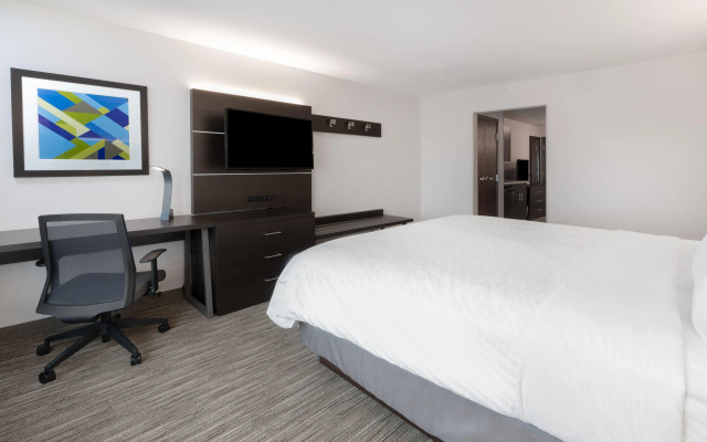 Holiday Inn Express & Suites Trinidad by IHG