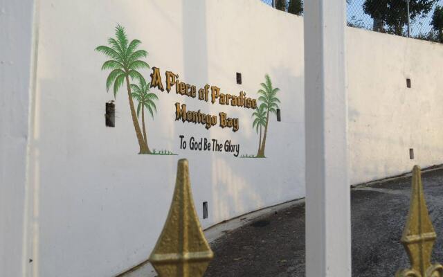 Отель A Piece of Paradise Montego Bay Ямайка, Монтего-Бей - отзывы, цены и фото номеров - забронировать отель A Piece of Paradise Montego Bay онлайн вид на фасад