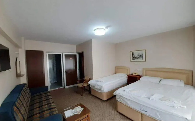 Hotel Cesmeli