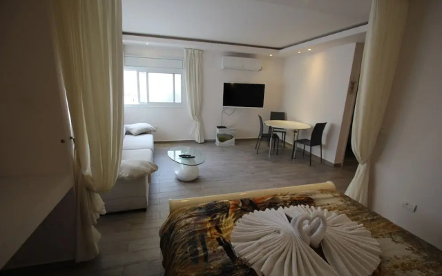 The Seasons Beach Design Studio Sea View