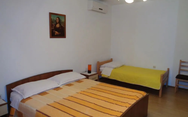 Apartments Ivica - Quiet Street