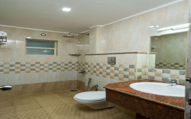 OYO 10428 Hotel Sandal Breeze