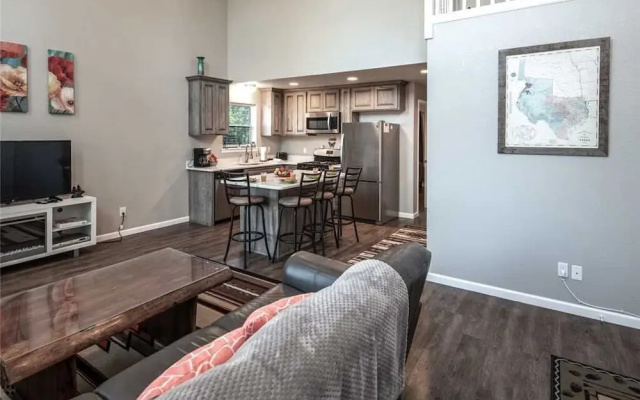 Lassie's Lodge - Three Bedroom Cabin