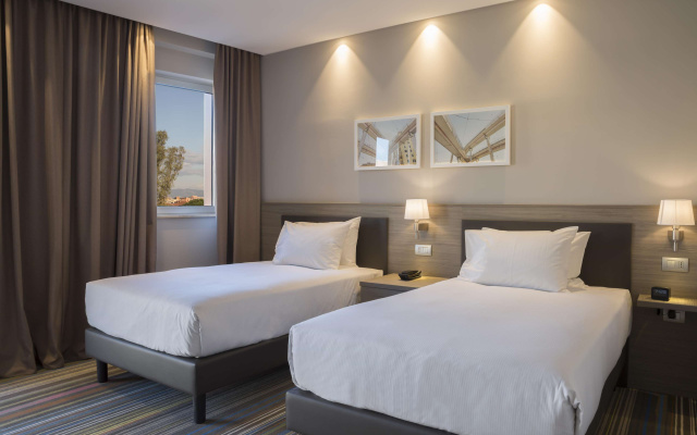 Hampton by Hilton Rome East