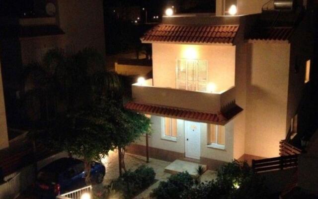 Отель Villa Knossos вид на фасад