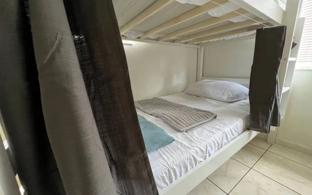 Hallandale Beach Hostel