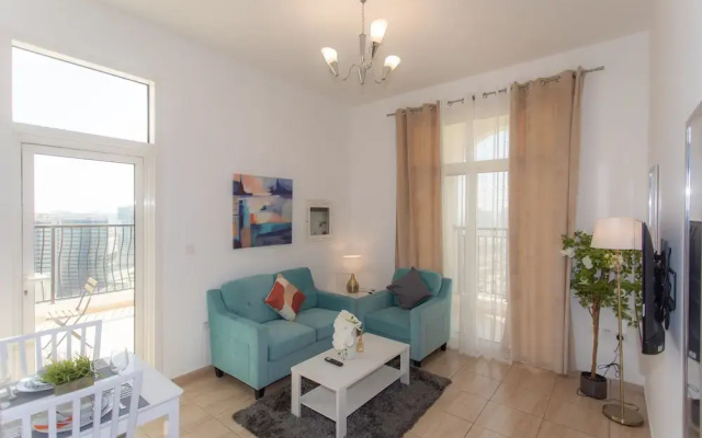 Lofty apt with panoramic view terrace