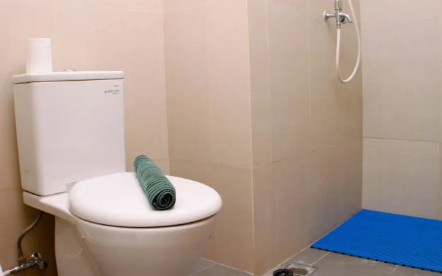 Comfy Studio Apartment at LRT City Jatibening