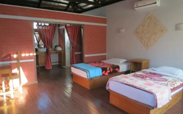 Pyi1 Guest House