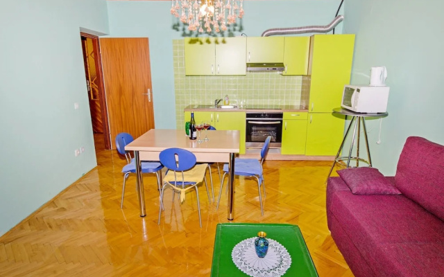 Apartments Mladenka