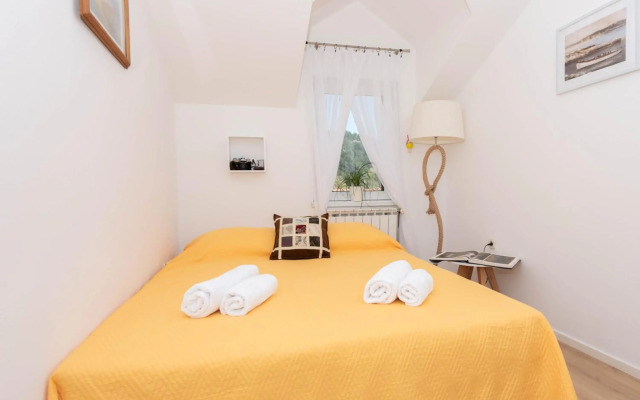 Mediterranean terrace apartment with Bikes & SUP