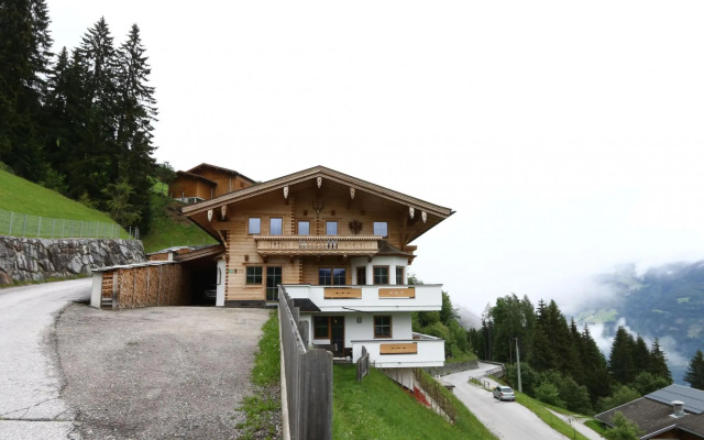 Apartment in Fugenberg Near Spieljochbahn