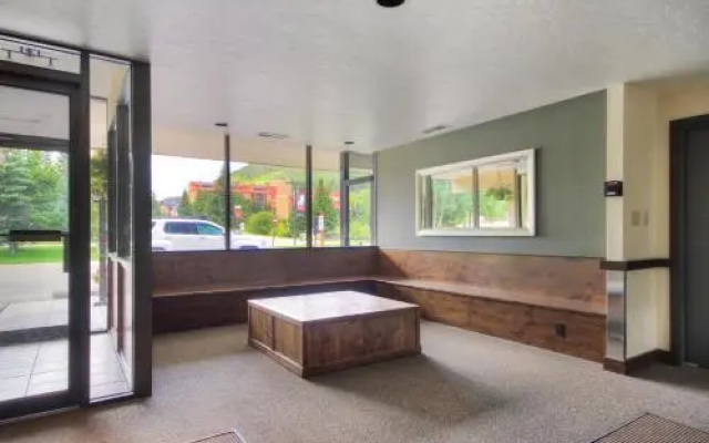 SH402 Summit Condo