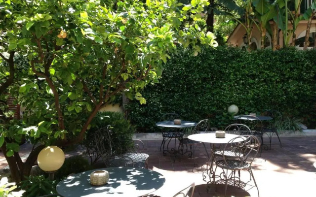 Hotel Astoria Garden