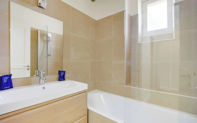Apt a/c 3br/6p - Saint-lazare/les Champs Elysee