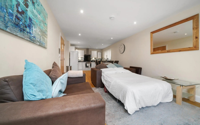 London Heathrow Living Serviced Apartments- Apt 12