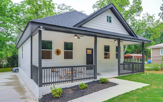 Walk to Downtown! Modern Hogansville Home w/ Patio