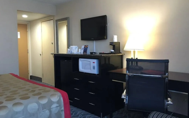 Ramada By Wyndham Newburgh/West Point
