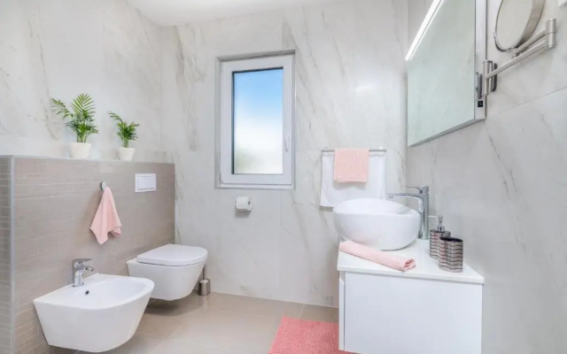 Elle Luxury Apartments Vantačići