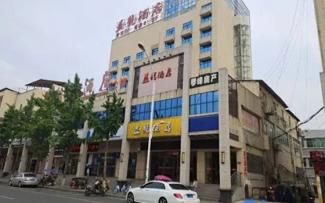 Yilong Hotel